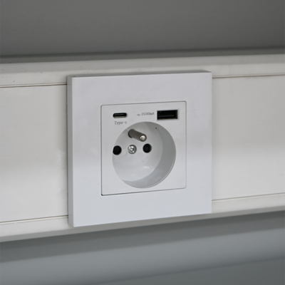 Stahl-Steckdosenschrank für Akkugeräte | 920 × 500 × 1960 mm | 4/8 Steckdosen