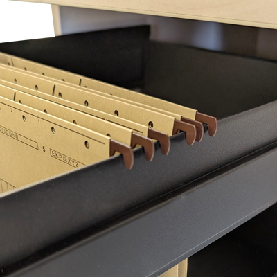 Rollcontainer aus Holz mit Schubladen