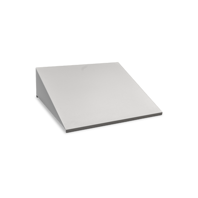 Schrägdach für Spinde in Lichtgrau