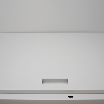 Metallspind mit Sitzbank und Klappbox