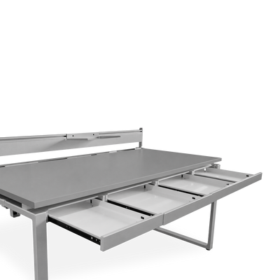 Schreibtisch mit 4 Schubladen und Orgaleiste – Gestell Weißaluminium